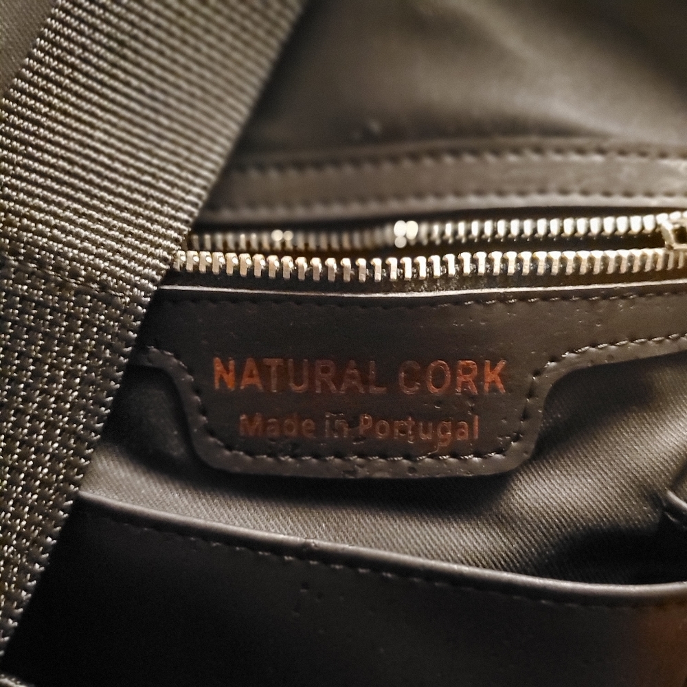 Artelusa Men's Black Cork backpack - Picture 3 of 4